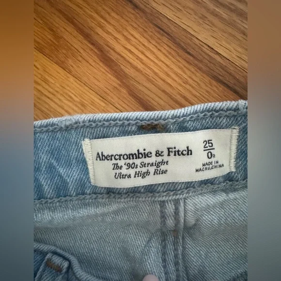 Abercrombie Curve Love Ultra High Rise 90s Straight Jean 25 - Picture 12 of 13